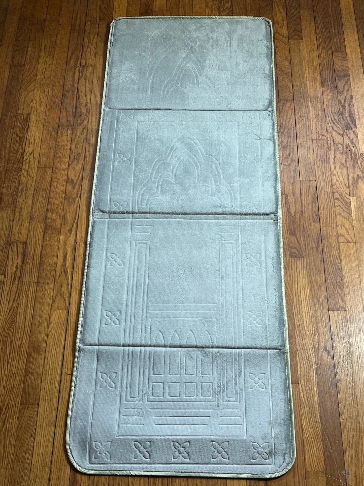 TAPIS DE PRIERE AVEC DOSSIER GRIS Ayattboutique