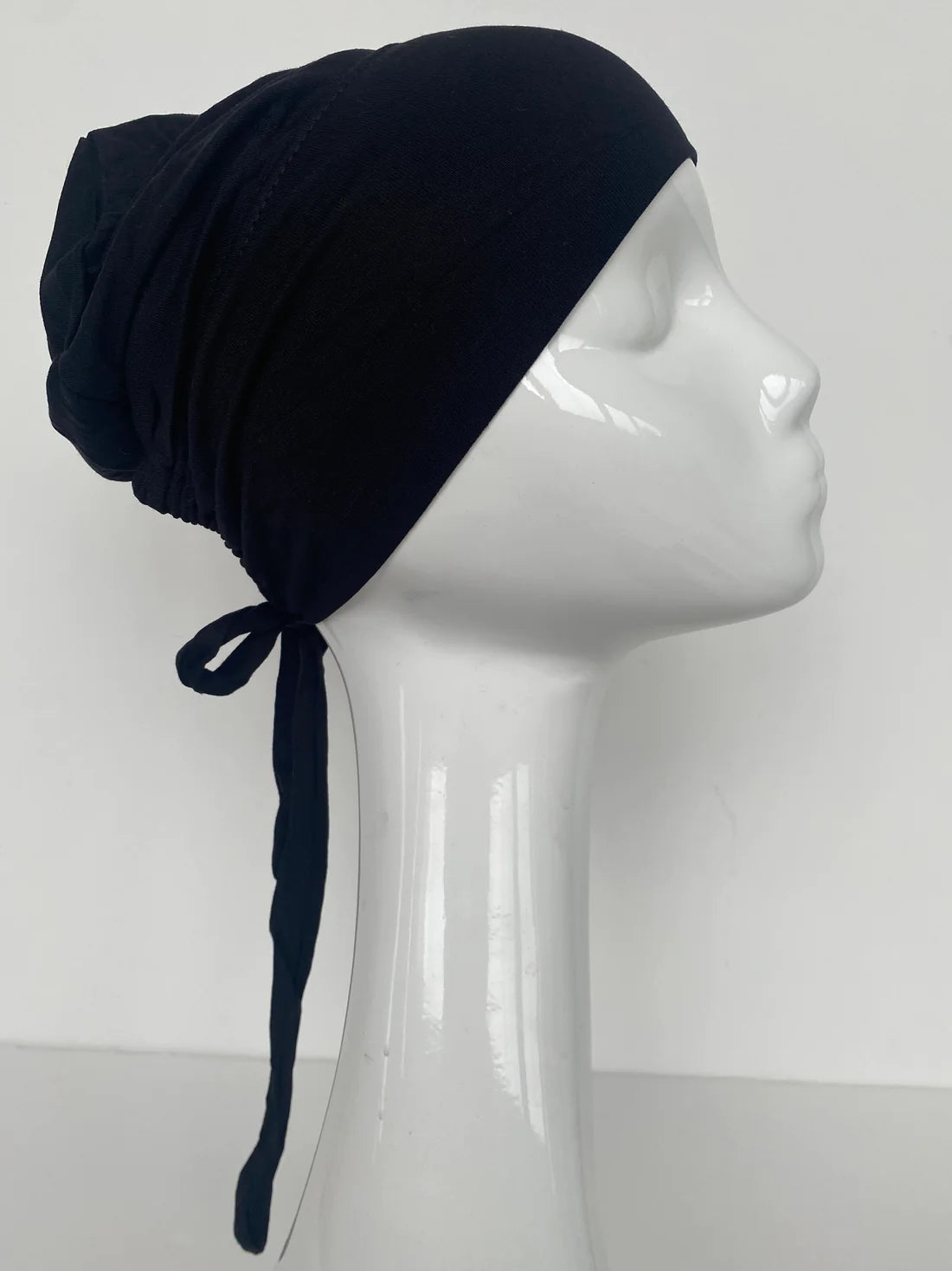 BONNET SATIN A NOUER