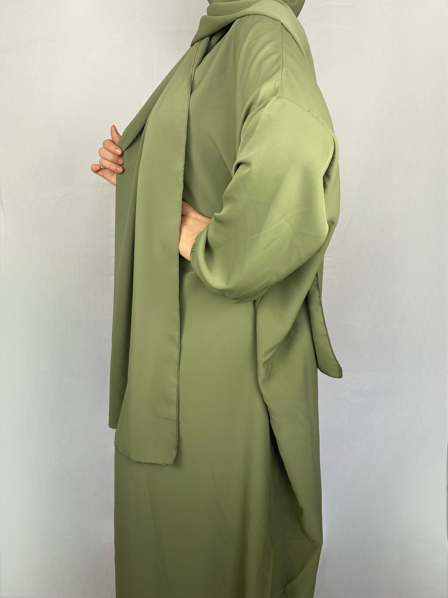 ABAYA SOIE DE MEDINE HIJAB INTEGRE VERT Ayattboutique